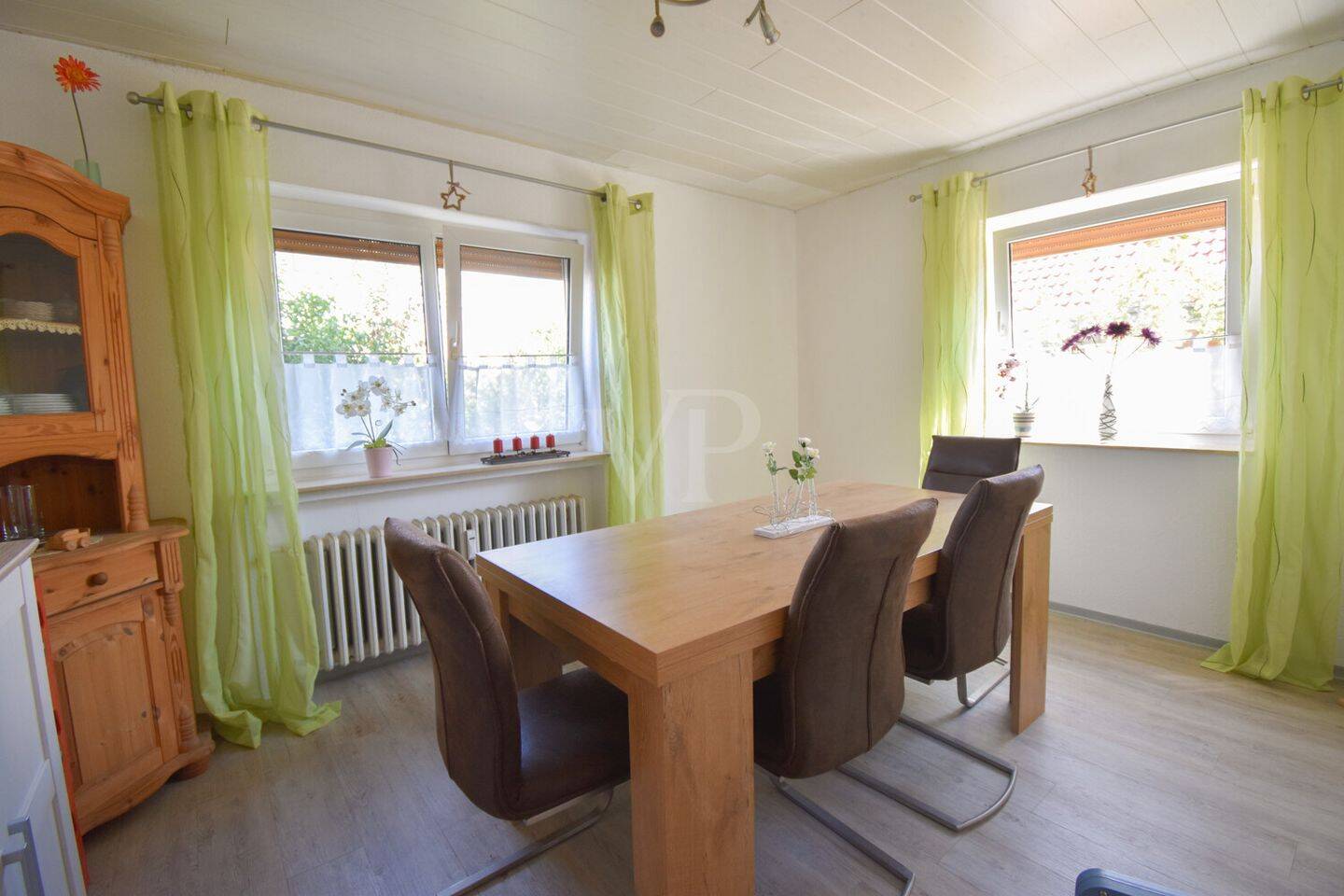 Solide Investition in gefragter Lage: Mehrfamilienhaus mit Garten in zentraler Lage von Volkach – Volkach – Vorschaubild 2