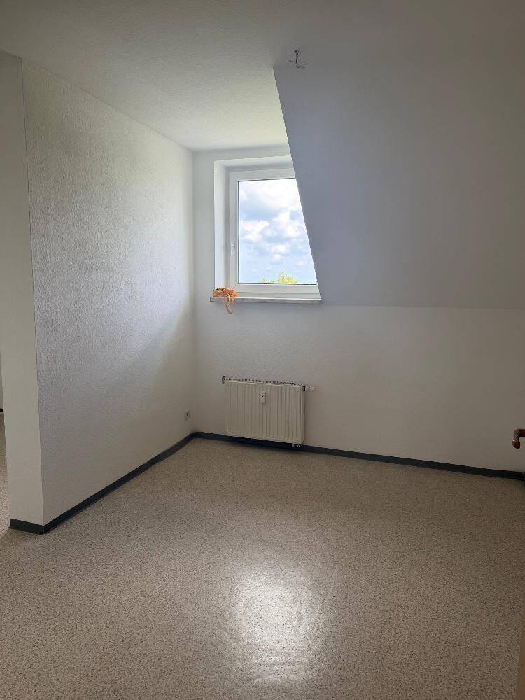Tolle 2-Zi Dachgeschosswohnung mit Essbereich an der Küche – Chemnitz – Vorschaubild 8