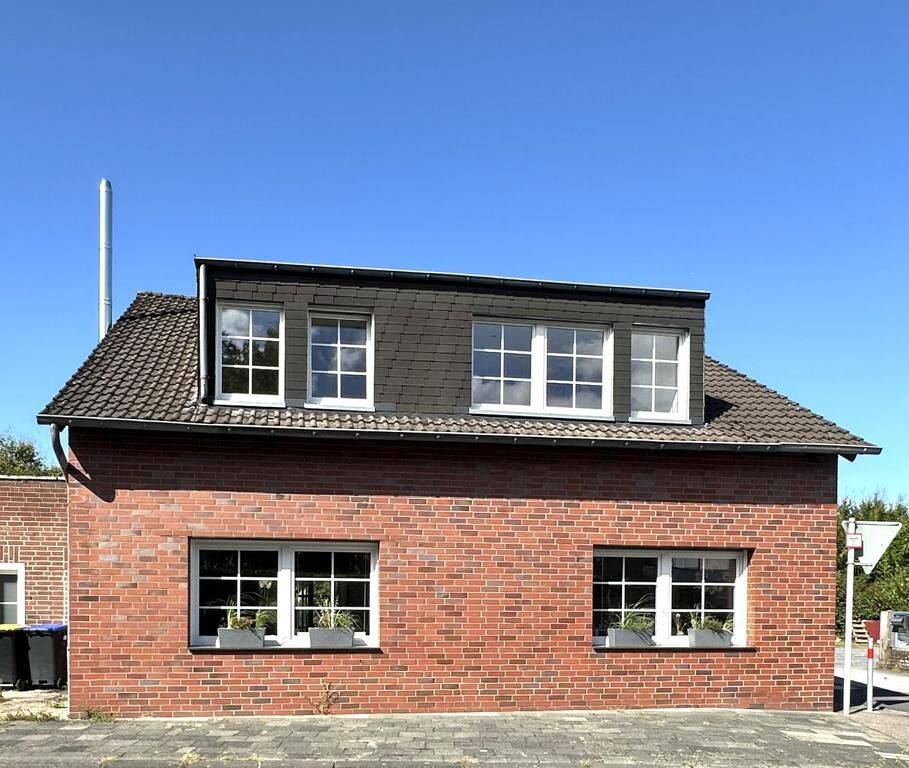 Freistehend + saniert! EFH m. Wintergarten, Sauna, Garage und EBK sucht neuen Eigentümer in MG-Hardt – Mönchengladbach – Vorschaubild 2