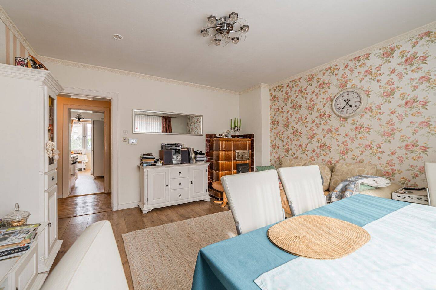 2-Zimmer-Wohnung mit Einbauküche, Kamin im Wohnzimmer, eigenem Gartenanteil und Loggia – Kiel – Vorschaubild 4
