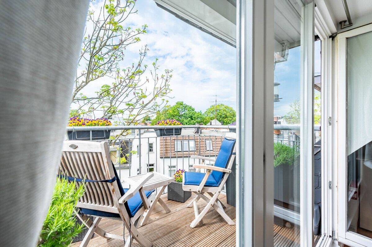 Dachgeschosswohnung mit Weitblick über die Dächer von Eimsbüttel! – Hamburg – Vorschaubild 3