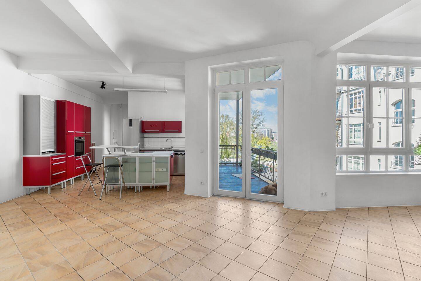 Altbauwohnung mit Potenzial zur 4-Zimmer-Wohnung - Terrasse am Wasser inklusive – Berlin – Vorschaubild 6