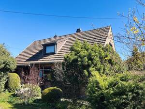 5 Zimmer Haus, Garage, 800 m² Grund in Rostock Dierkow-Ost