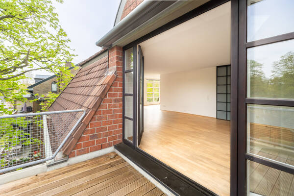 Dachgeschosswohnung in 50968 Köln / Marienburg mit 137 m² kaufen