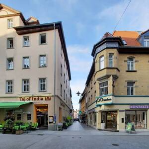 2-Zimmer-Wohnung mit Balkon / WG-geeignet
