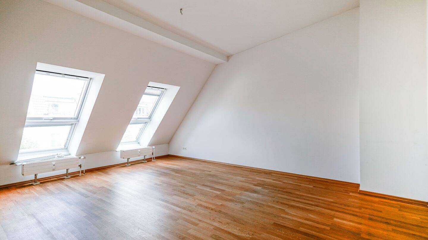 Großzügiges Wohnen mit Aufzug, Stellplatz und grünem Rückzugsort in Berlin – Berlin – Vorschaubild 2