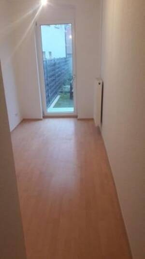 Gemütliche 2 Raum Wohnung mit Einbauküche, Balkon, Waschkeller – 99086 Erfurt – Vorschaubild 2