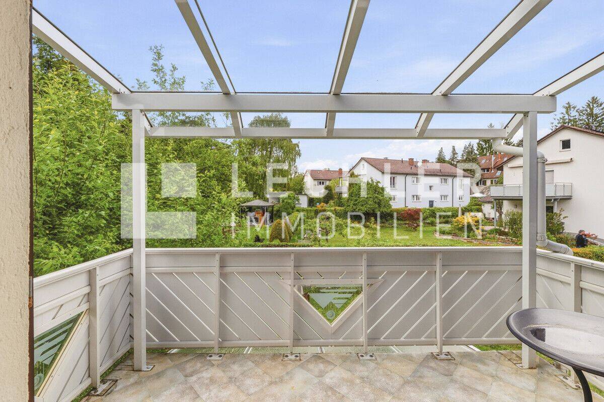 Wohnen auf Erbbaurecht: Teilsanierte Wohnung mit großem Gartenanteil