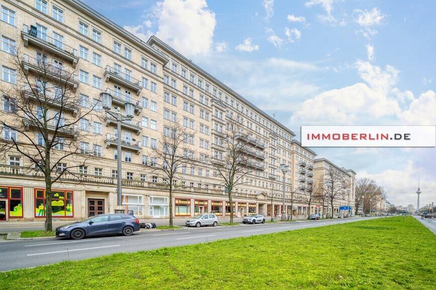 IMMOBERLIN.DE - Charmante Altbauwohnung mit Balkon + Lift in gefragter Lage – Berlin – Bild 1 von 9