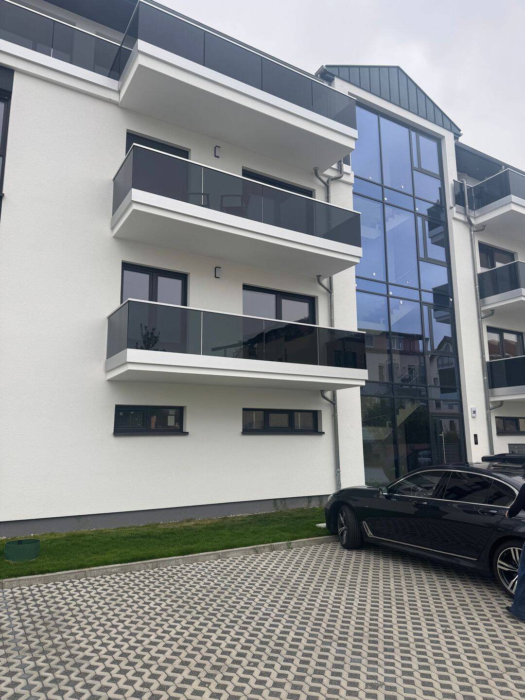Neubau und Erstbezug Wohnung mit PKW-Stellplatz