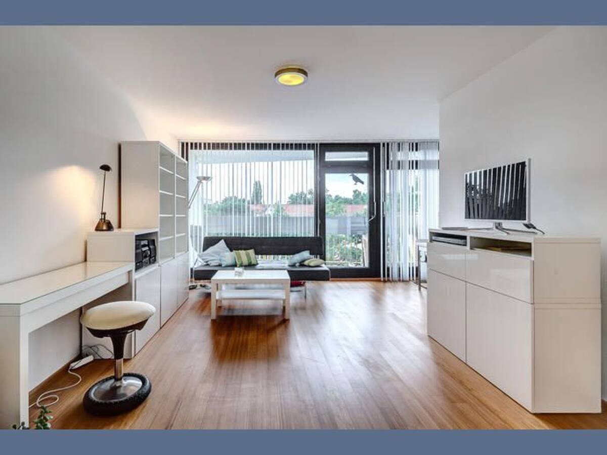 Möbliert: Geräumige 1-Zimmer Wohnung – 80805 München – Bild 1 von 9