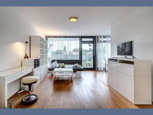 Möbliert: Geräumige 1-Zimmer Wohnung – 80805 München – Vorschaubild 1