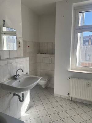 Helle, großzügige 3-Zimmer-Wohnung mit Balkon, Aufzug und Hofstellplatz in Leipzig-Volkmarsdorf – 4315 Leipzig – Vorschaubild 4