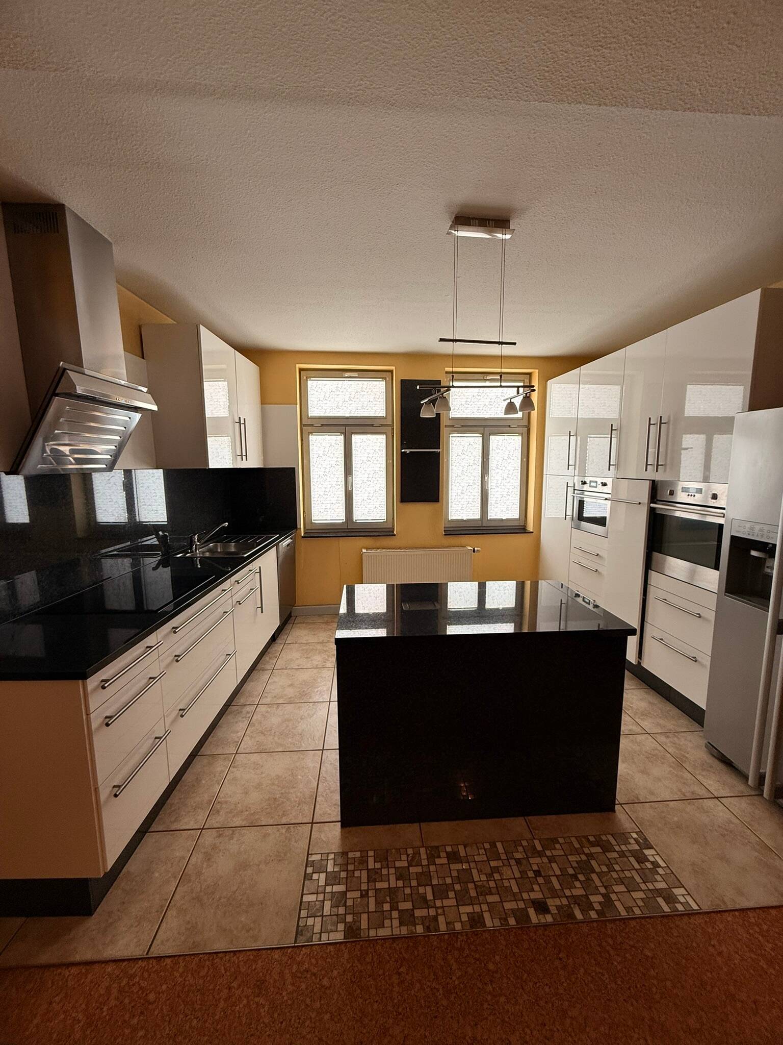 Exklusive Dachgeschosswohnung mit Kamin, Balkon und Designerküche – 133?m² purer Wohnkomfort