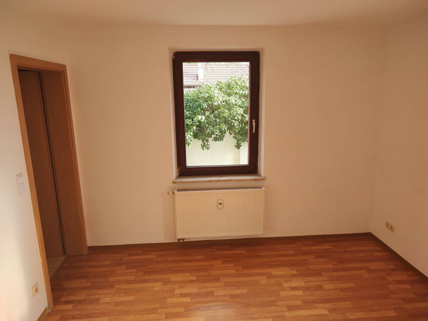 Erdgeschosswohnung mit Terasse und Garten – Nürnberg – Vorschaubild 7