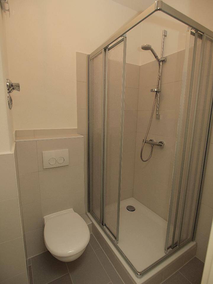 Erstbezug nach Sanierung! WG-geeignet + Wohnen am Campus... 2 Zimmer + EBK + Balkon + Bad mit Wanne + Gäste-WC+ schöner Garten – Chemnitz – Vorschaubild 7