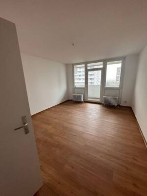 Modernisierte 3-Zimmer-Wohnung mit Balkon zu vermieten! – 60433 Frankfurt am Main – Vorschaubild 4