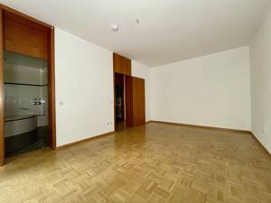 Exklusives Wohnerlebnis im Grünen - Großzügige 5-Zimmer-Erdgeschosswohnung mit privatem Garten am Brasselsberg! – 34132 Kassel – Vorschaubild 9
