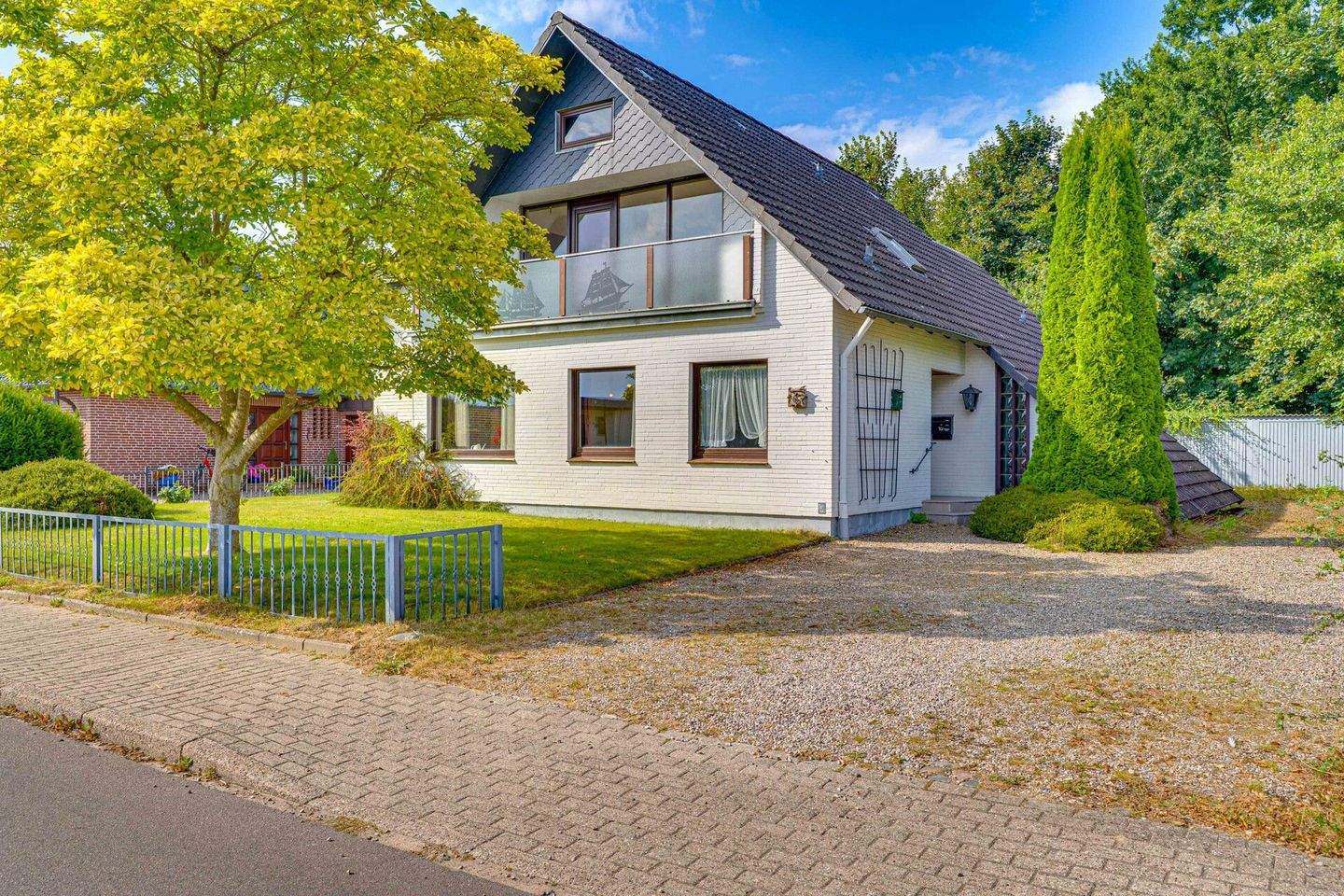 Sörup: Einfamilienhaus mit Charme, Raum und Potenzial für neue Wohnideen nahe dem Südensee – Sörup – Bild 1 von 8