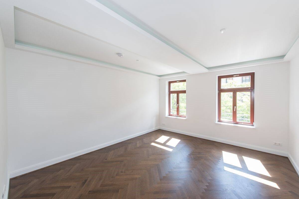 Genial! + Balkon + Lift + dunkles Parkett + Fußbodenheizung + Wanne & Dusche + Übernahme EBK mgl.