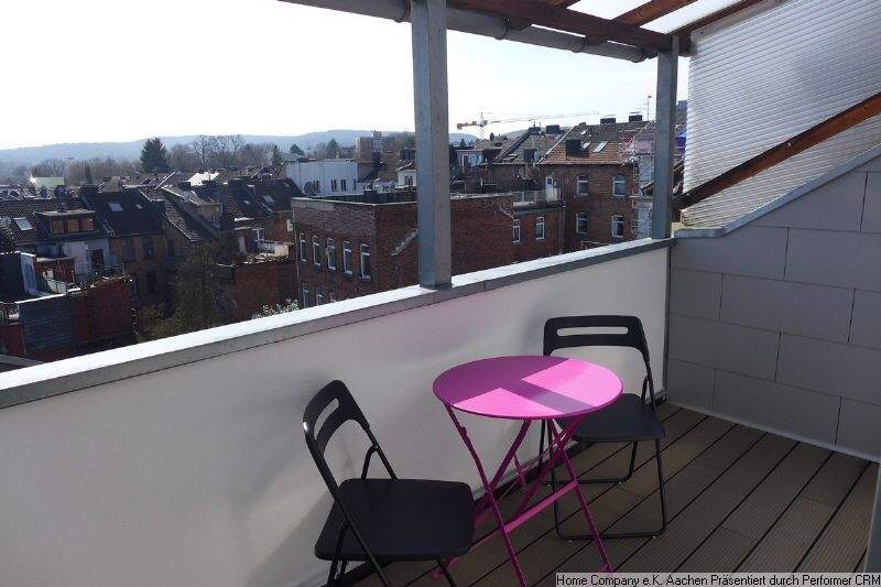 Aachen-Burtscheid: Panorama-Aussicht aus modern möbl. 2-Zi-Whng mit Loggia