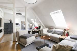 Lichtdurchflutete Dachgeschosswohnung mit Altbaucharme in zentraler Wiesbadener Lage – 65185 Wiesbaden – Vorschaubild 3