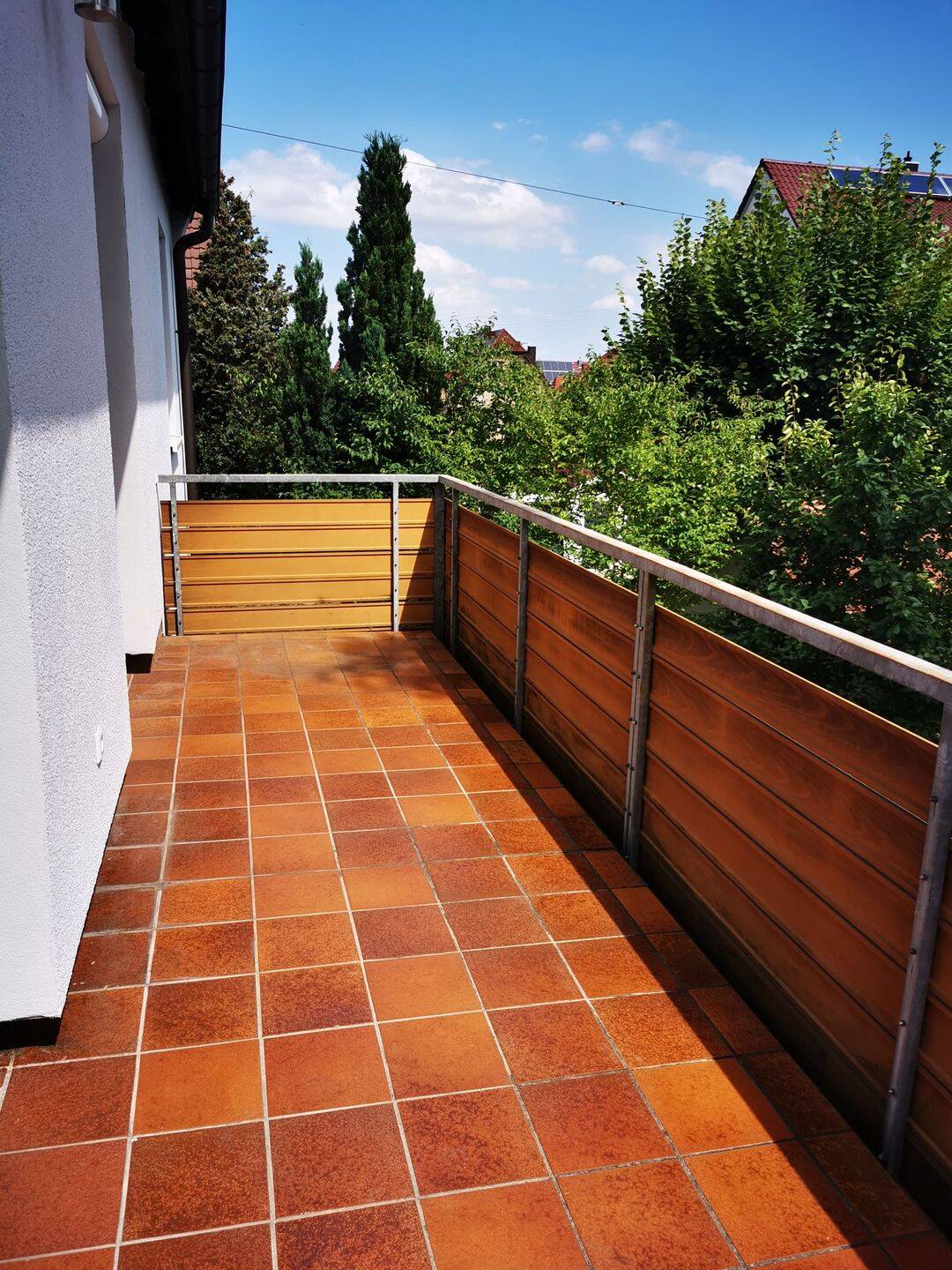 Schöne, lichtdurchflutete 5-Zi.Whg. mit Balkon, EBK und Kellerraum – Stuttgart – Vorschaubild 2
