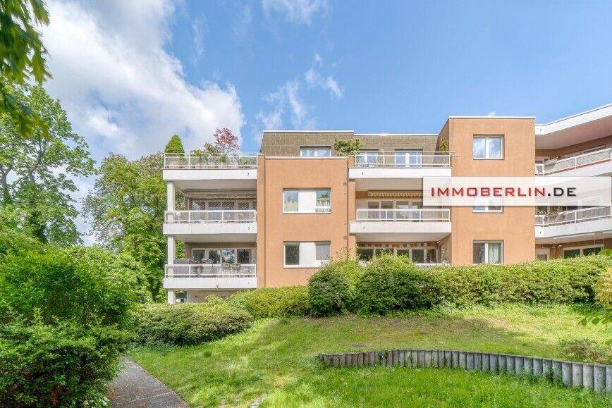 IMMOBERLIN.DE - Toplage! Komfortable Wohnung mit Sonnenbalkon beim Hubertussee