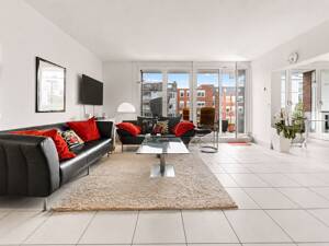 Gepflegte 3-Zimmer Wohnung im Grindelviertel - Mit Fahrstuhl, Südbalkon und Tiefgaragenstellplatz