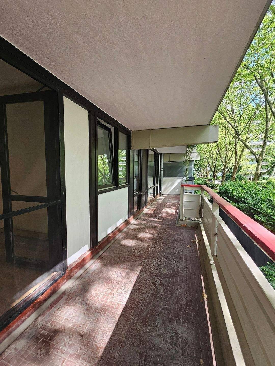 Kaufpreisreduzierung Kölner Westen Top renovierte 2 Zimmer Eigentumswohnung inkl. Aufzug, Balkon und PKW Tiefgaragenstellplatz ab sofort zum Kauf – Köln – Vorschaubild 9