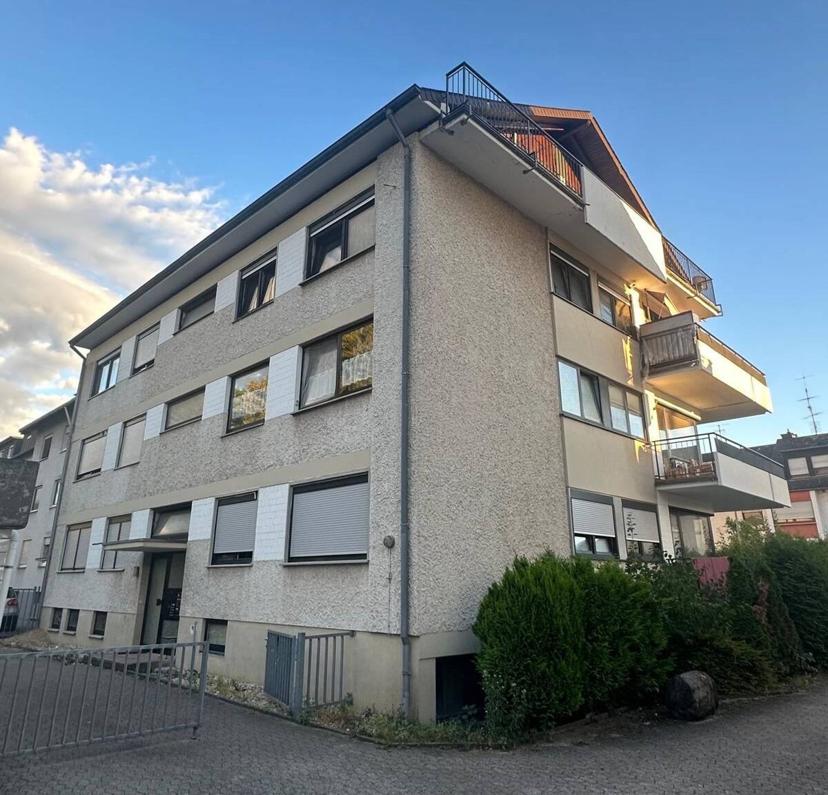 Helle Dachgeschosswohnung mit ca. 65 m² zu vermieten – 56070 Koblenz – Bild 1 von 6