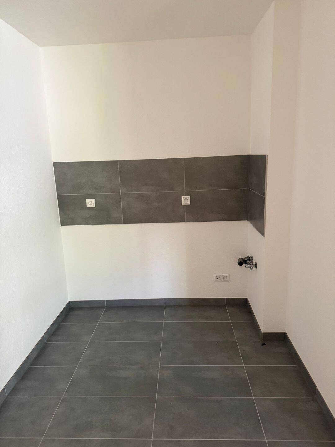 Erstbezug nach Renovierung! Großzügige 1 Zimmer Wohnung zu verkaufen, Erstbezug nach Renovierung – Fürth – Vorschaubild 4