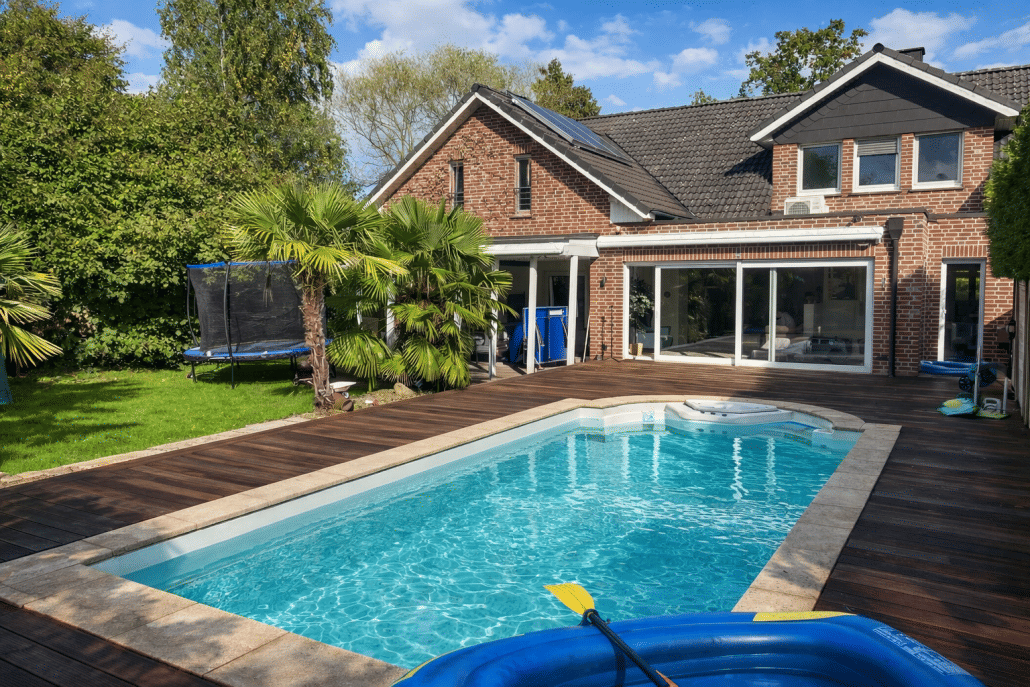 Luxuriöses Einfamilienhaus mit Pool, High-End-Technik & flexibler Raumgestaltung in Münster – Münster – Bild 1 von 9