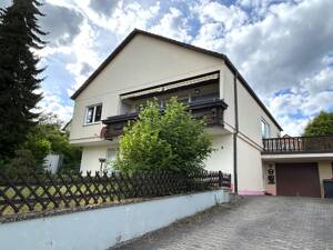 Oberdürrbach/Würzburg - geräumiges Einfamilienhaus mit Einliegerwohnung und großen Garten