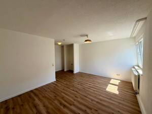 Bezugsfreie 1-Zimmer-Studentenwohnung in zentraler Lage von Freiburg-Oberau – 79102 Freiburg im Breisgau – Vorschaubild 7