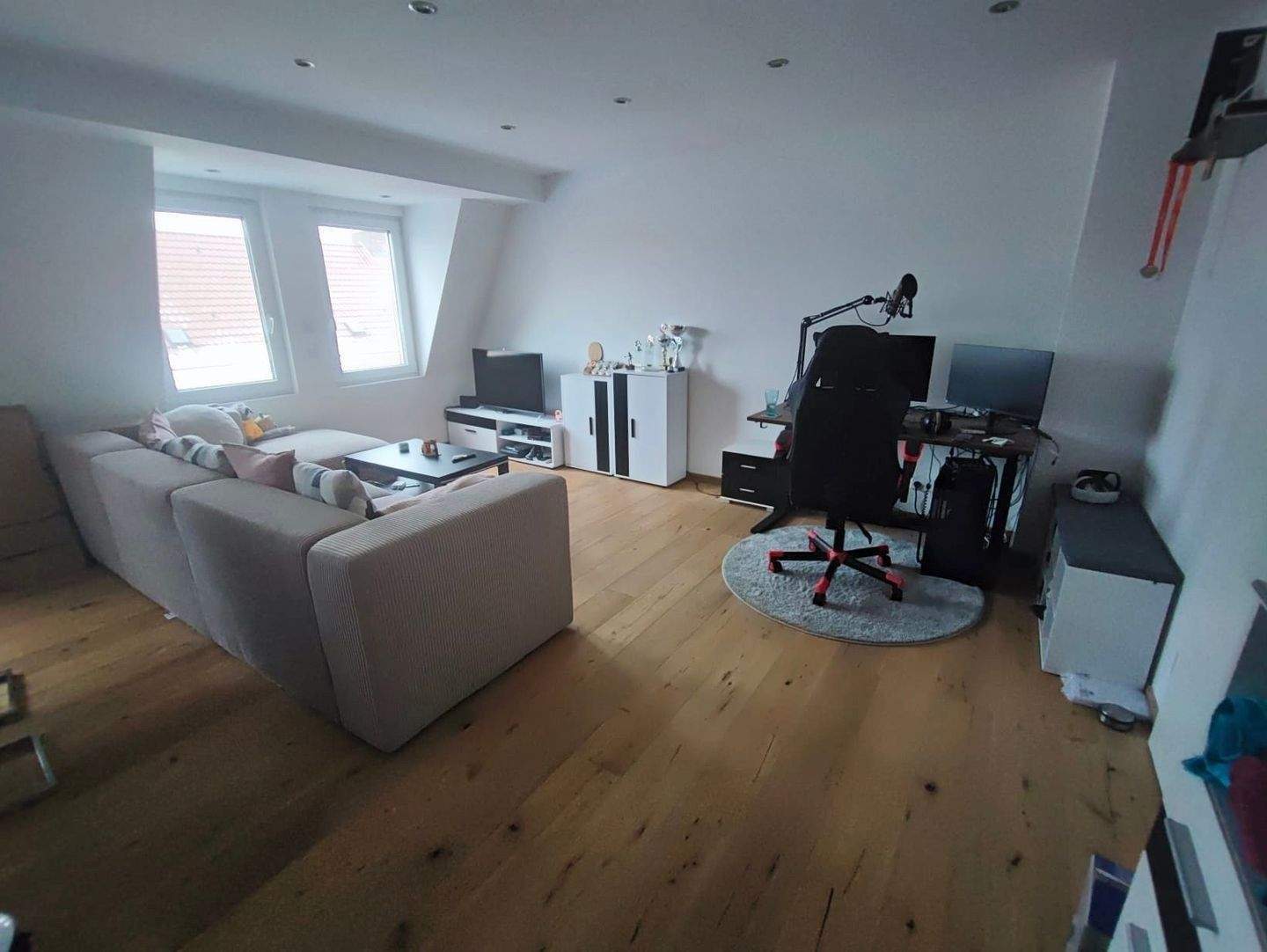 Gostenhof ! Helle chice u. moderne 2-Zi.-Maisonette-Whg. 70 m²,hochw. Einbauküche, Klimaanlage, 4.OG mit Aufzug. – Nürnberg – Vorschaubild 2
