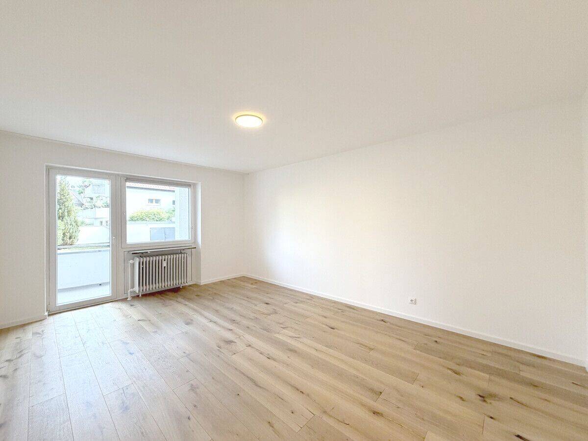 Ruhige Lage am Olympiapark und BMW ! Renovierte 2 Zimmer-Wohnung mit Süd-Balkon in Schwabing-West – München – Vorschaubild 9