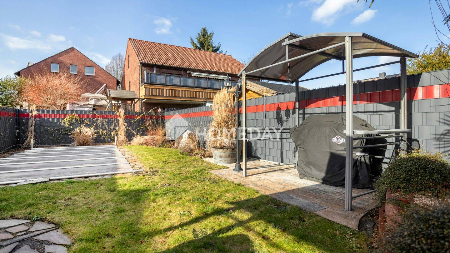 Charmantes Reihenendhaus mit Kamin, Pool und Garten - Wohnen mit Geschichte und Komfort – Bottrop – Vorschaubild 3
