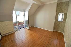 ETW Neustadt - Altbaucharm - Dielenboden - 3 Zi Wohnung mit Balkon - zentral - Anlage & Eigennutz