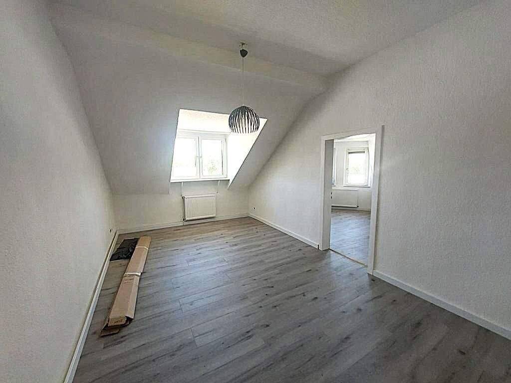 Essen-Rellinghausen schöne 2,5 R. DG Altbauwohnung – Essen – Vorschaubild 2