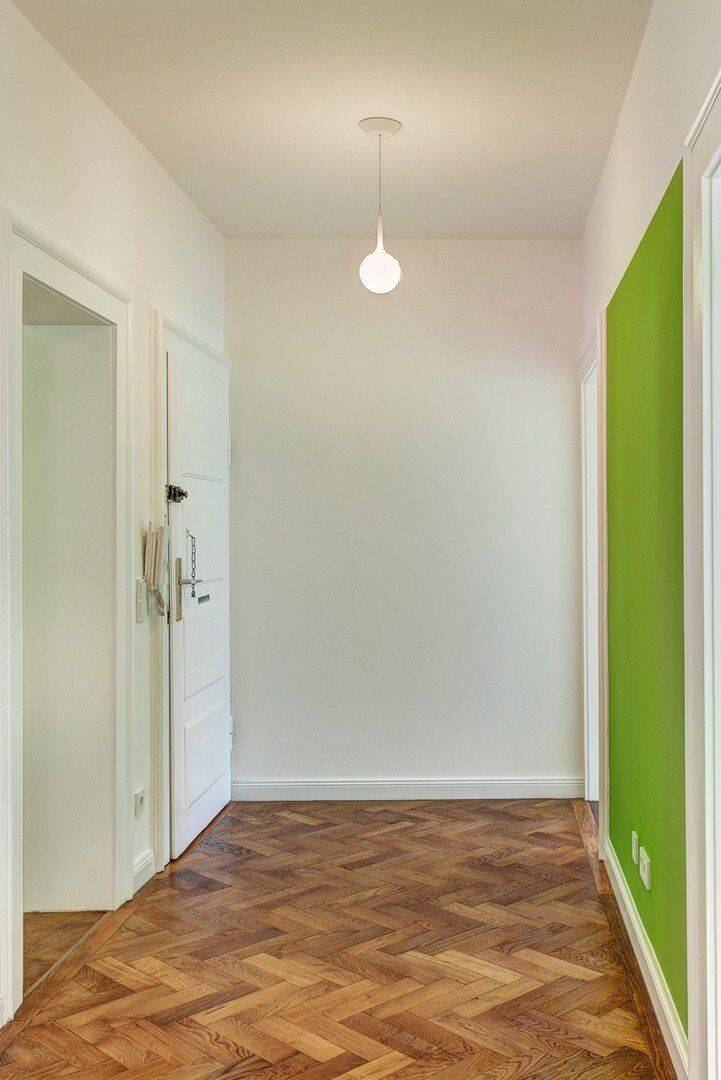 Wunderschöner 4-Zi-Altbau beim Gasteig, Lift, Balkon, TG mietbar, bezugsfrei – München – Vorschaubild 2