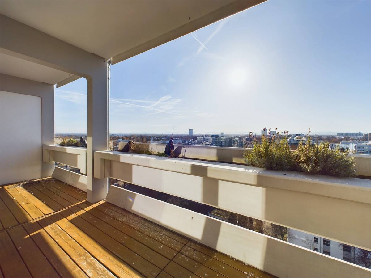 verfügbar ab 01.08.2026 - schöne 3 Zimmer Wohnung mit 2 Balkonen und Alpenblick I EBK I TG I
