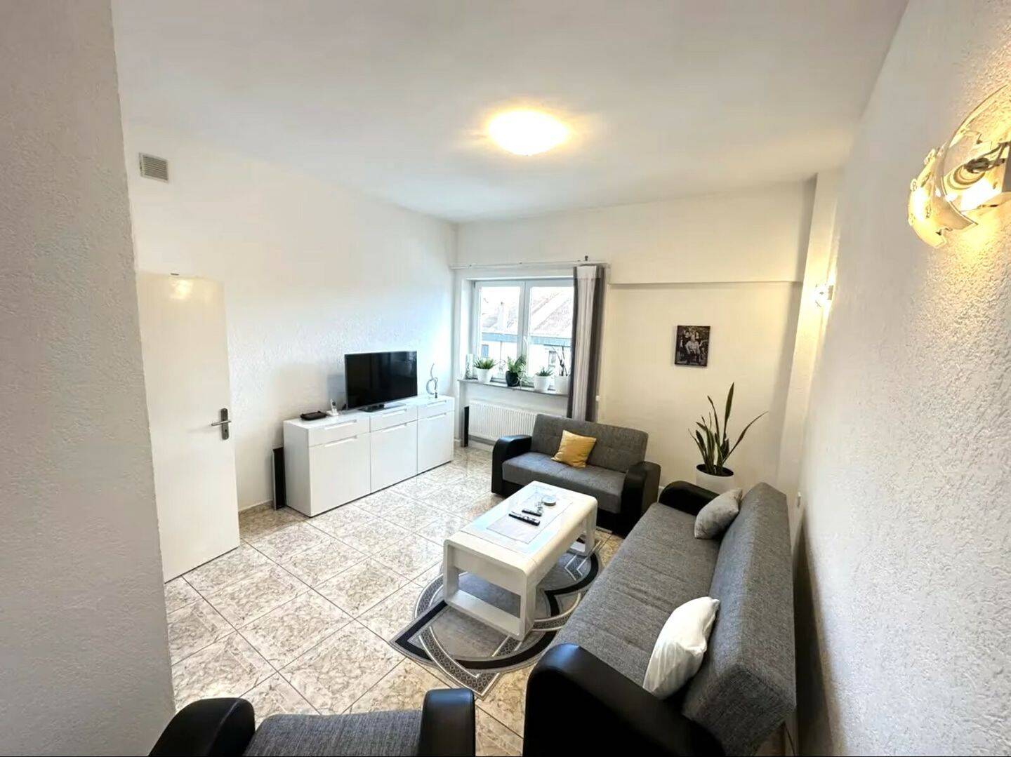 Zentrale 3-Zimmer-Wohnung in Heilbronn - Ihr ideales Zuhause im Herzen der Stadt! – Heilbronn – Bild 1 von 3