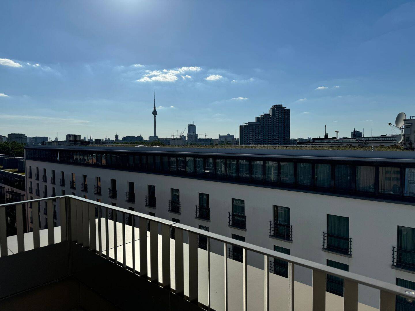 TOP * 3 Zimmer Penthouse * Terrasse Süd-/West * Einbauküche * Einbauschränke * TG SP – Berlin – Vorschaubild 8