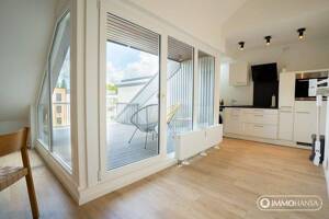 AIRPORT-LOFT ++ Lichtdurchflutet, komplett möbliert, mit Loggia & Stellplatzoption – 22335 Hamburg – Vorschaubild 9