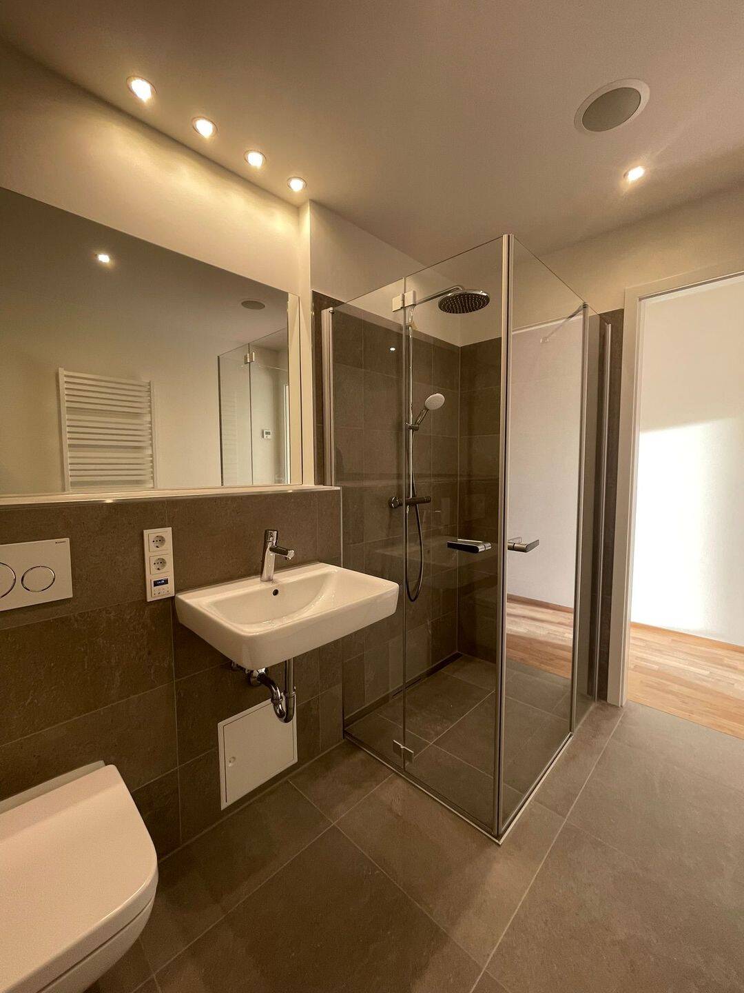 * Cooles NEUBAU Apartment * 3/26 * Balkon * Blick in den Auwald * ERSTBEZUG * Wärmepumpe *