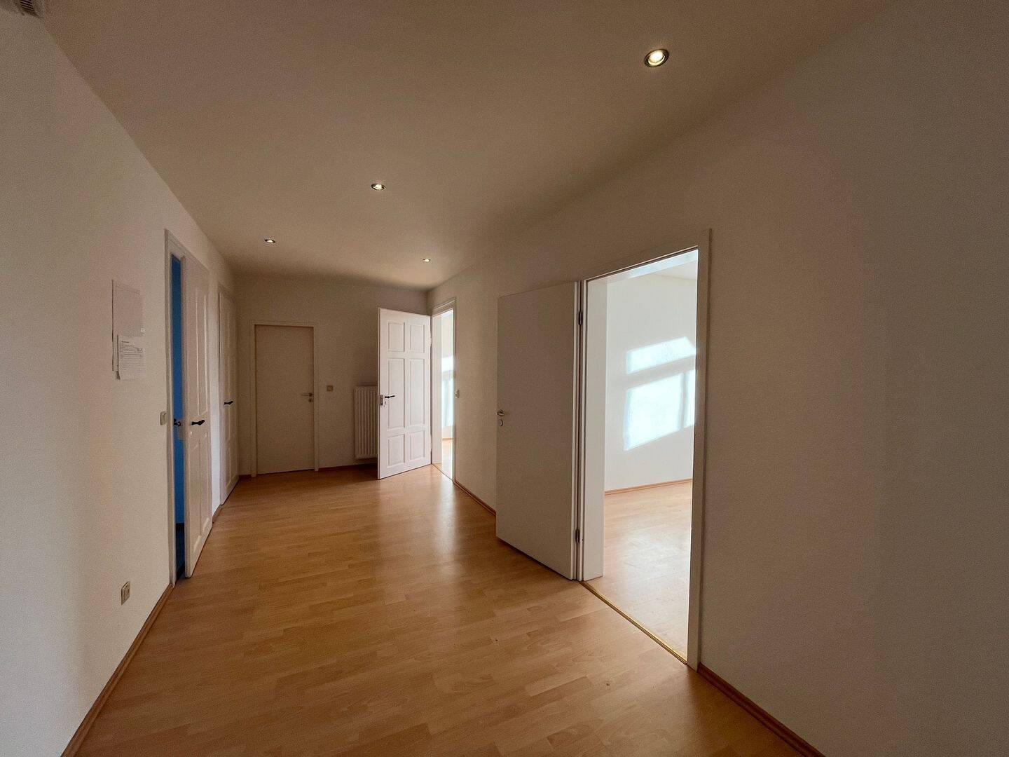 Geräumige 3-Zimmer-Wohnung im Herzen von Chemnitz Zentrum – Chemnitz – Vorschaubild 3