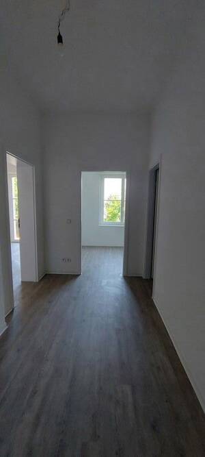 Ruhige Lage! Neu sanierte 2 Zimmer Wohnung im 1. Obergeschoß ab sofort zu vermieten! – 1239 Dresden – Vorschaubild 8