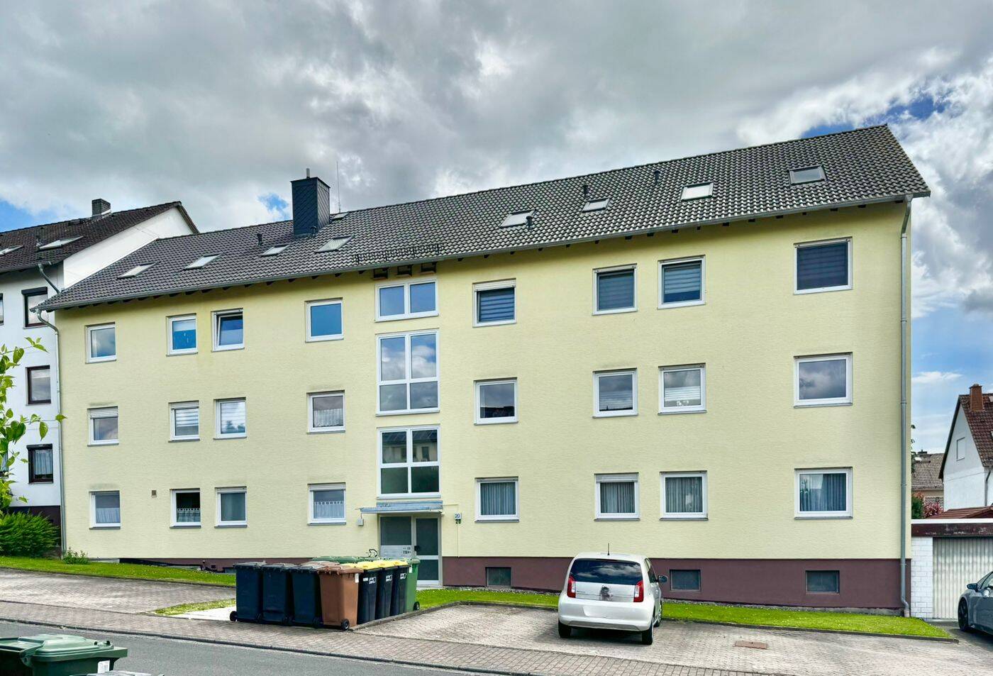 Behagliche Dachgeschosswohnung mit sonniger Loggia in harmonischer Wohnlage von Fuldabrück-Bergshs. – Fuldabrück – Vorschaubild 2