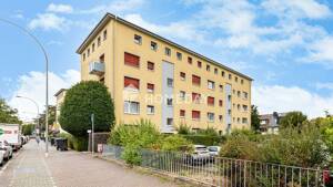 Renovierungsbedürftige & charmante 3-Zimmer-Wohnung mit 2 Balkone